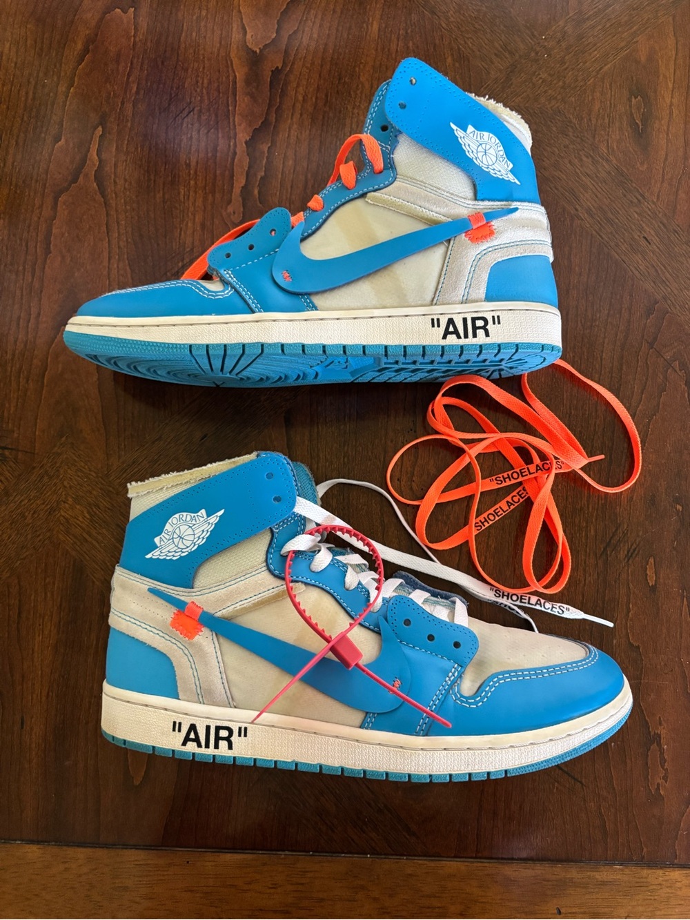 Air Jordan 1 Retro High Off-White "University Blue"